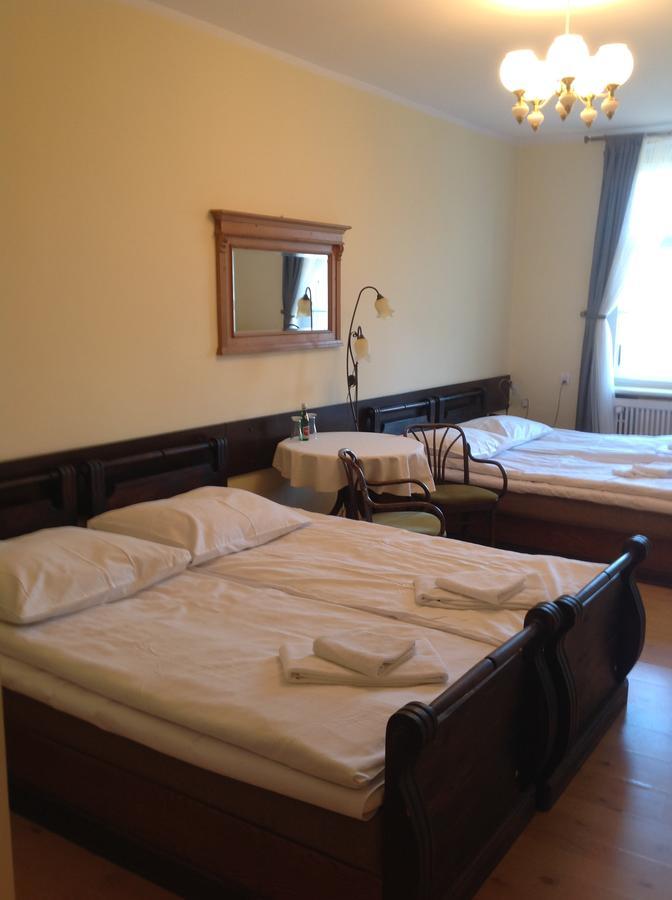 Palac Kobylniki Hotell Obrzycko Eksteriør bilde