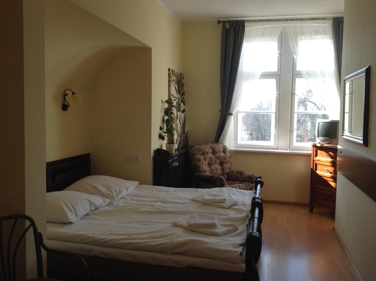 Palac Kobylniki Hotell Obrzycko Eksteriør bilde